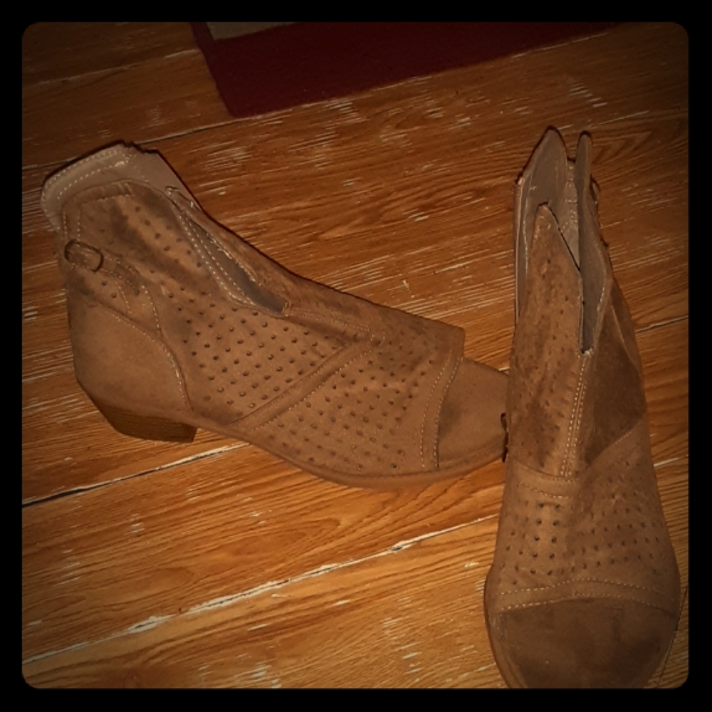 Womans shoes size 10